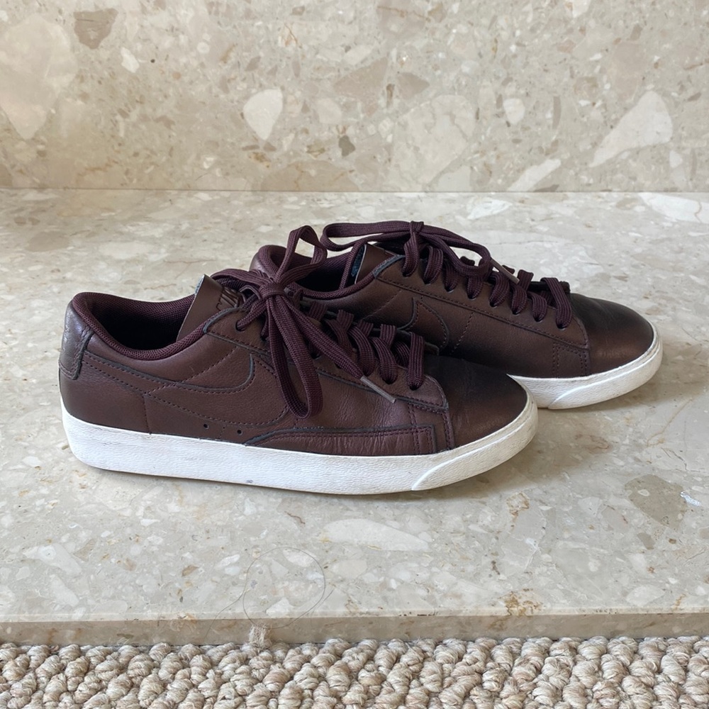 Nike burgundy metallic low top sneakers size 6m